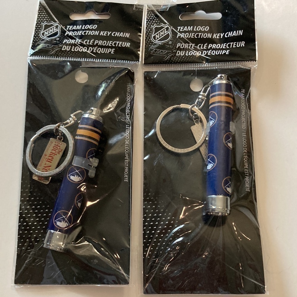 Buffalo Sabres Key Chain with light x2